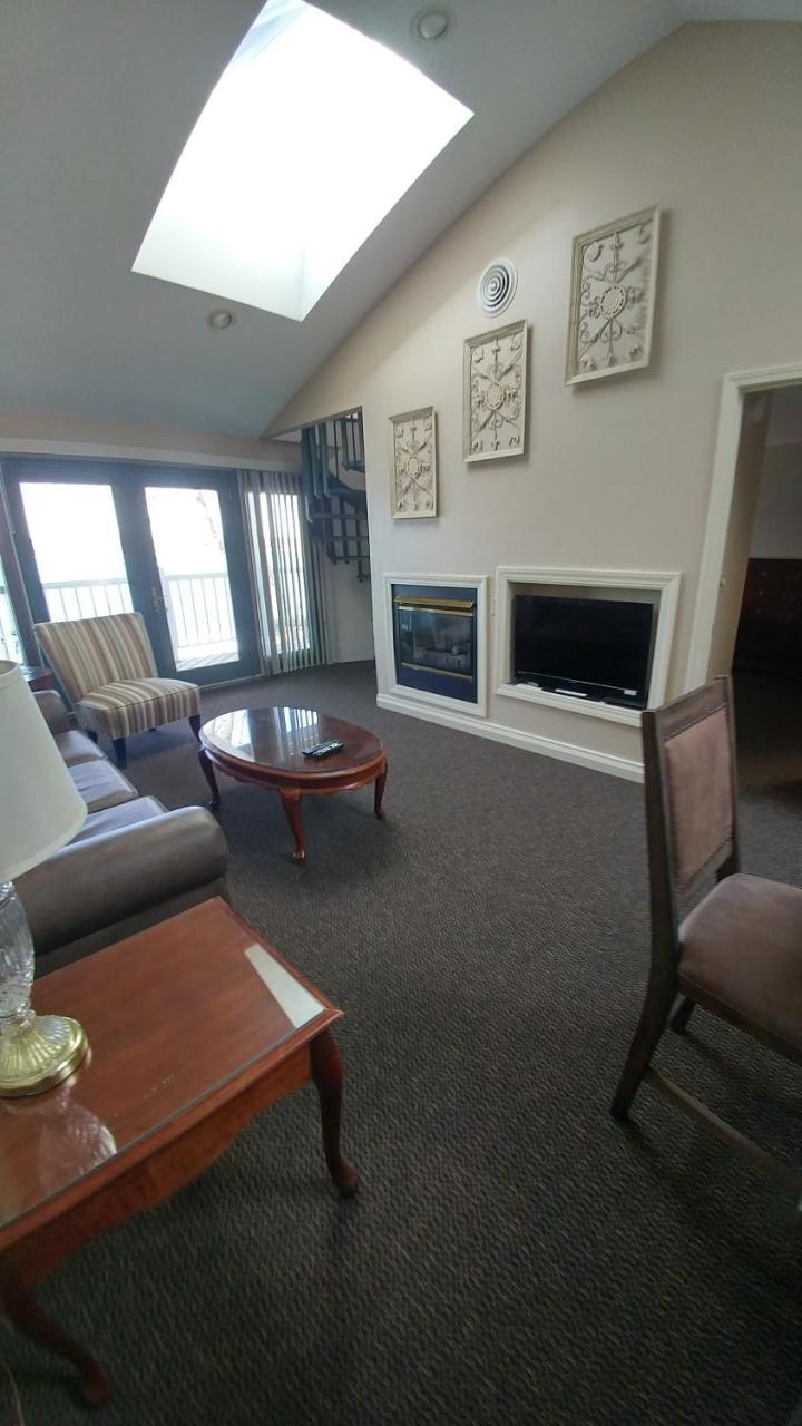 Snug Harbor Inn 스터전 베이 외부 사진