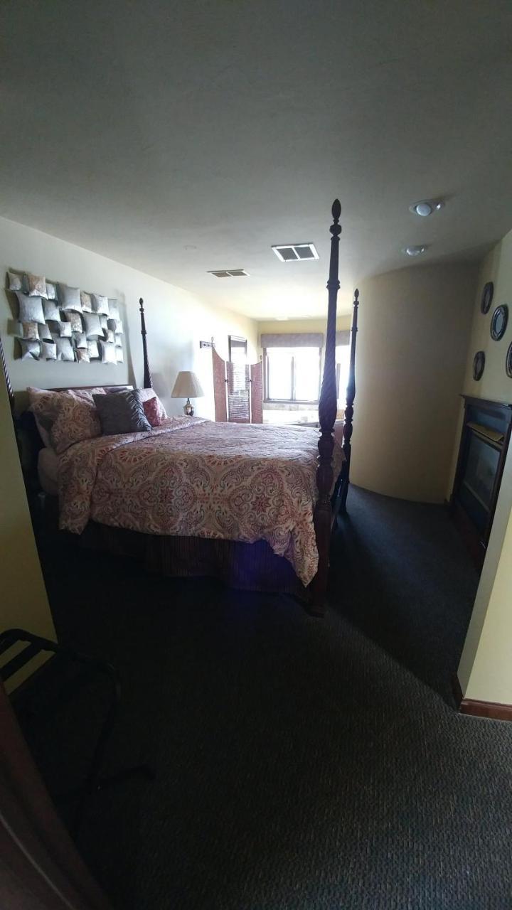 Snug Harbor Inn 스터전 베이 외부 사진