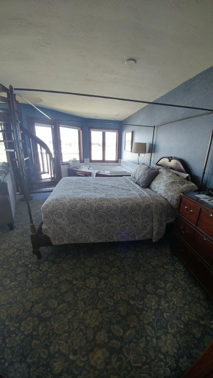 Snug Harbor Inn 스터전 베이 외부 사진